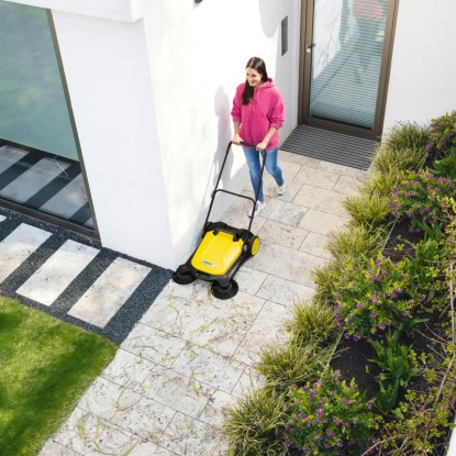Kärcher Stroj za pometanje S4 Twin