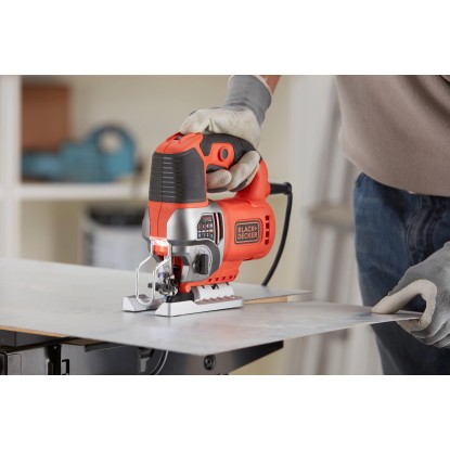 Black+Decker Elektronska nihajna vbodna žaga BES610K 650W