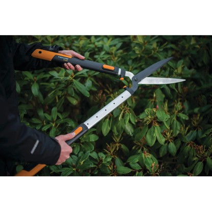Fiskars Teleskopske škarje za živo mejo SmartFit HS86