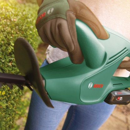 Bosch Akumulatorske škarje za živo mejo EasyHedgeCut 18-45 Solo