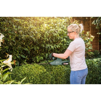 Bosch Akumulatorske škarje za živo mejo EasyHedgeCut 18-45 z akumul. baterijo