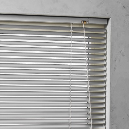 Cocoon Aluminijasta žaluzija 25 mm srebrna 80 cm x 130 cm