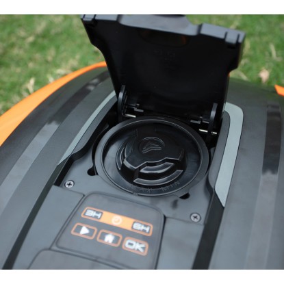 Robotska kosilnica Yardforce EasyMow 260 za površine do 260 m²