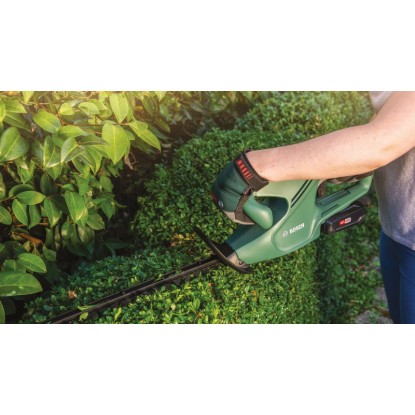 Bosch Akumulatorske škarje za živo mejo EasyHedgeCut 18-45 Solo