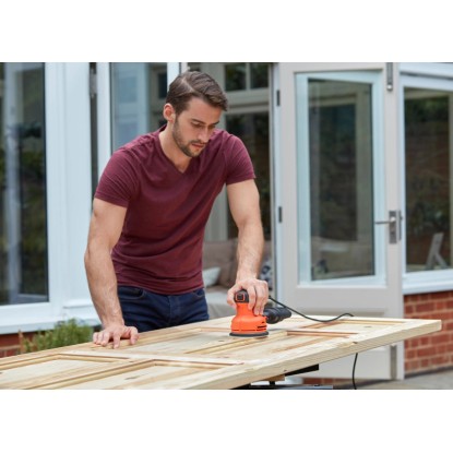 Black+Decker Ekscentrični brusilnik BEW210/230 W