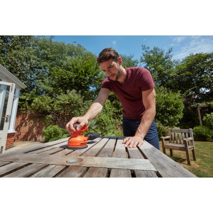 Black+Decker Ekscentrični brusilnik BEW210/230 W