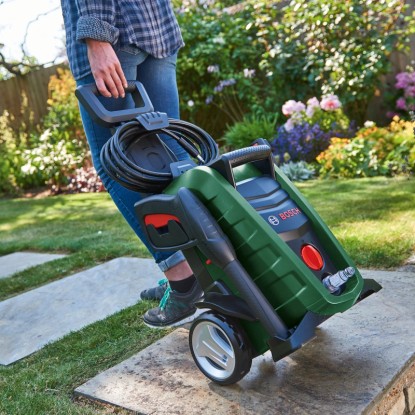 Bosch Visokotlačni čistilec UniversalAquatak 125 s 125 bar in 360 l/h