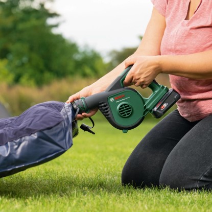 Bosch Akumulatorski puhalnik za listje 18 V UniversalLeafBlow solo