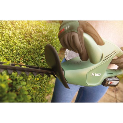 Bosch Akumulatorske škarje za živo mejo EasyHedgeCut 18-45 z akumul. baterijo