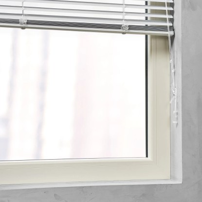 Cocoon Aluminijasta žaluzija 25 mm bela 60 cm x 130 cm